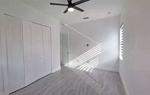 Bedroom - 3017 Pine St, Bradenton, FL 34208 photo 3 of 4
