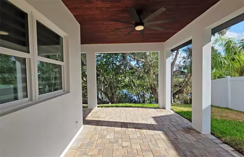 Exterior - 3017 Pine St, Bradenton, FL 34208 photo 2 of 10