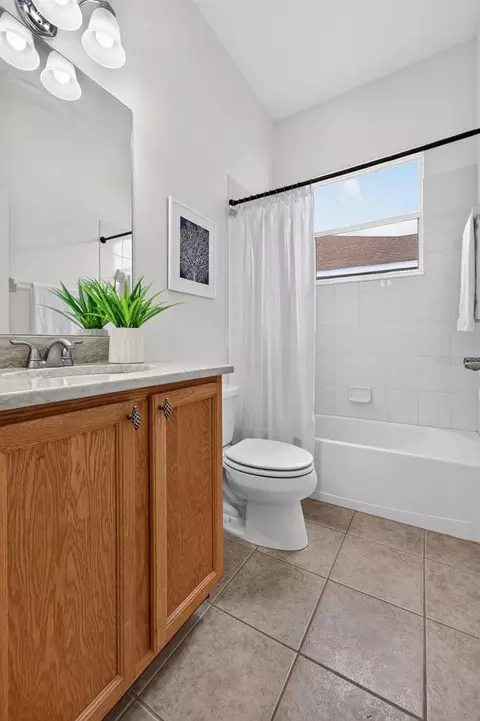 Bath - 5328 Lexington Dr, Parrish, FL 34219 photo 4 of 4