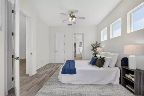 Bedroom - 5328 Lexington Dr, Parrish, FL 34219 photo 3 of 8