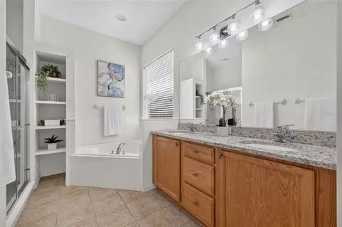 Bath - 5328 Lexington Dr, Parrish, FL 34219 photo 1 of 4