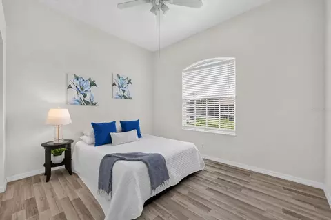 Bedroom - 5328 Lexington Dr, Parrish, FL 34219 photo 5 of 8