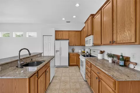Kitchen - 5328 Lexington Dr, Parrish, FL 34219 photo 1 of 1