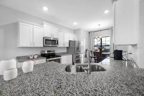 Kitchen - 6107 164th Ave E, Parrish, FL 34219 photo 8 of 8