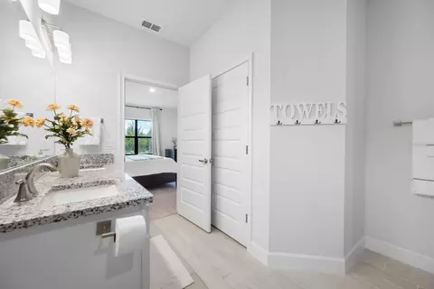 Bath - 6107 164th Ave E, Parrish, FL 34219 photo 2 of 7