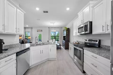 Kitchen - 6107 164th Ave E, Parrish, FL 34219 photo 1 of 8