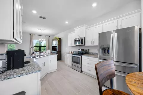 Kitchen - 6107 164th Ave E, Parrish, FL 34219 photo 2 of 8