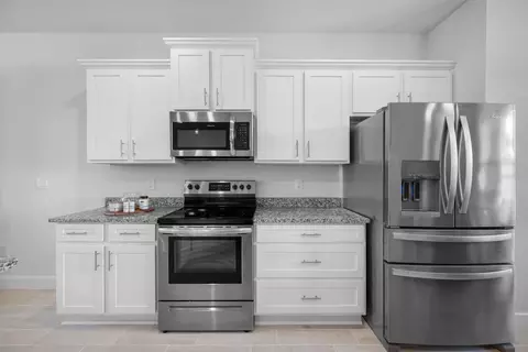 Kitchen - 6107 164th Ave E, Parrish, FL 34219 photo 3 of 8