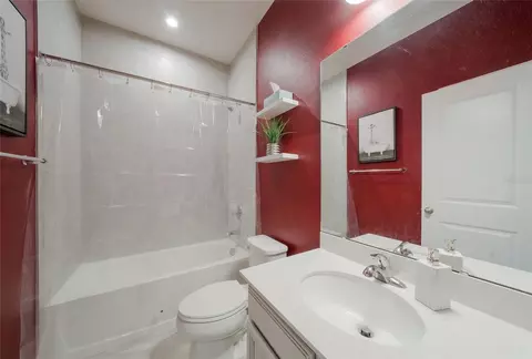 Bath - 11433 64th St E, Parrish, FL 34219 photo 1 of 1