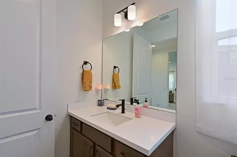 Bath - 11124 Moonsail Dr, Parrish, FL 34219 photo 1 of 6