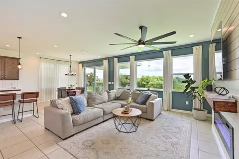 Living - 11124 Moonsail Dr, Parrish, FL 34219 photo 3 of 4