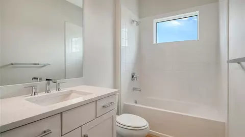 Bath - 10005 Powell Ave, Parrish, FL 34219 photo 4 of 4