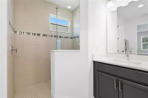 Bath - 12731 Rainwashed Loop, Parrish, FL 34219 photo 2 of 3