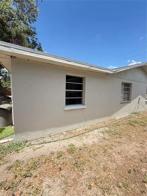 Exterior - 4212 9th St E, Bradenton, FL 34208 photo 6 of 11