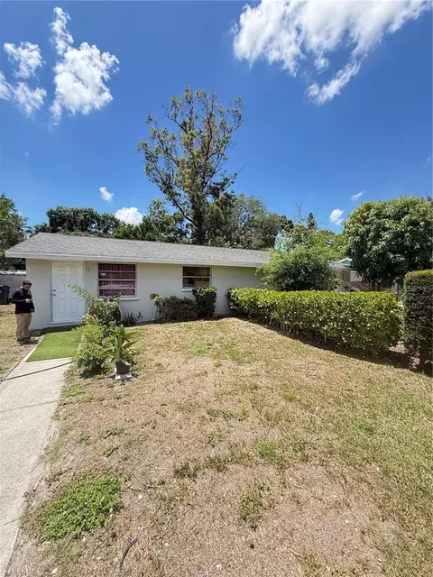 Exterior - 4212 9th St E, Bradenton, FL 34208 photo 10 of 11
