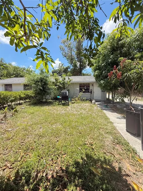 Exterior - 4212 9th St E, Bradenton, FL 34208 photo 7 of 11