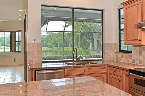 Kitchen - 6708 90th St E, Bradenton, FL 34202 photo 2 of 2