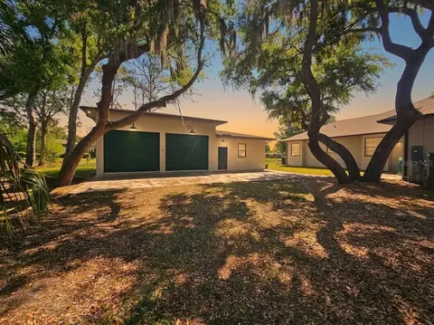 Exterior - 6708 90th St E, Bradenton, FL 34202 photo 6 of 15