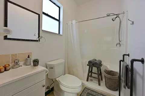 Bath - 6708 90th St E, Bradenton, FL 34202 photo 4 of 4