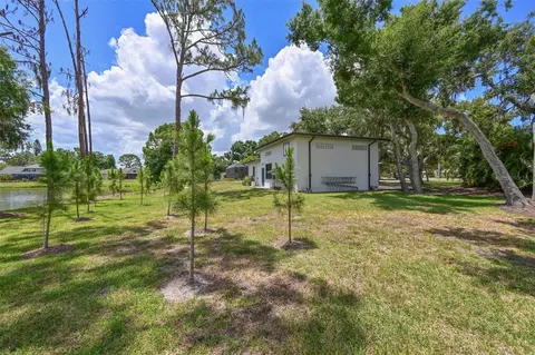 Exterior - 6708 90th St E, Bradenton, FL 34202 photo 10 of 15