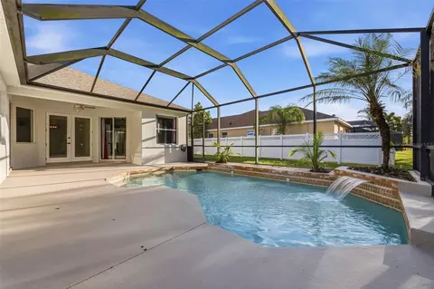 Exterior - 6631 63rd Ter E, Bradenton, FL 34203 photo 6 of 8