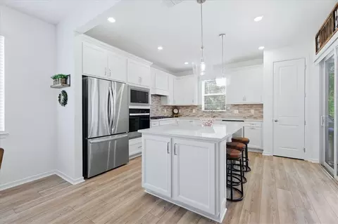 Kitchen - 9289 Ballaster Pointe Loop, Parrish, FL 34219 photo 3 of 6