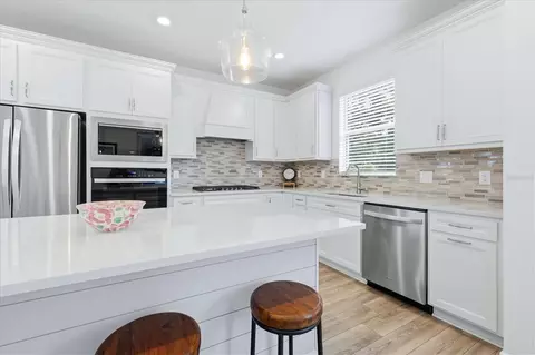Kitchen - 9289 Ballaster Pointe Loop, Parrish, FL 34219 photo 2 of 6