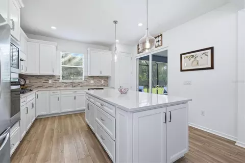 Kitchen - 9289 Ballaster Pointe Loop, Parrish, FL 34219 photo 4 of 6