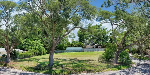 2155 Oriole Dr, Sarasota, FL 34239