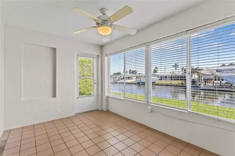 Exterior - 9821 Hernando Ct, Bradenton, FL 34210 photo 3 of 9