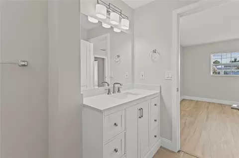 Bath - 9821 Hernando Ct, Bradenton, FL 34210 photo 2 of 4
