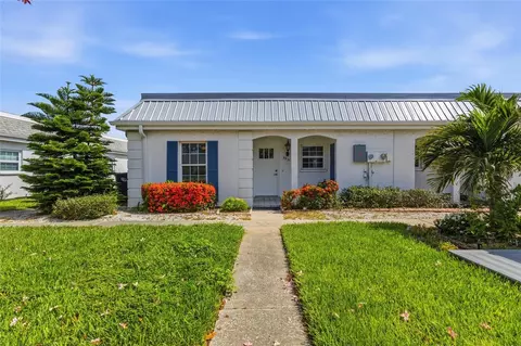 9821 Hernando Ct, Bradenton, FL 34210