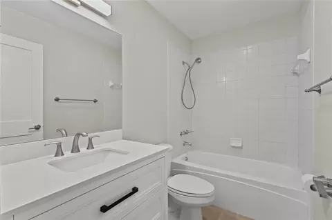 Bath - 9821 Hernando Ct, Bradenton, FL 34210 photo 4 of 4