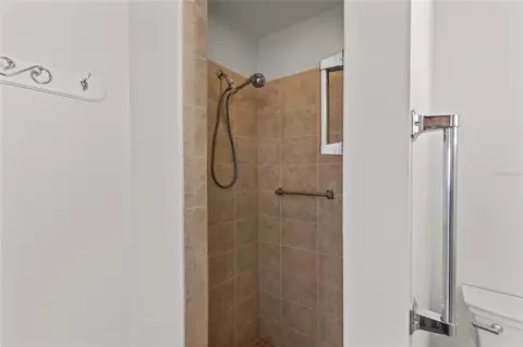 Bath - 9821 Hernando Ct, Bradenton, FL 34210 photo 1 of 4