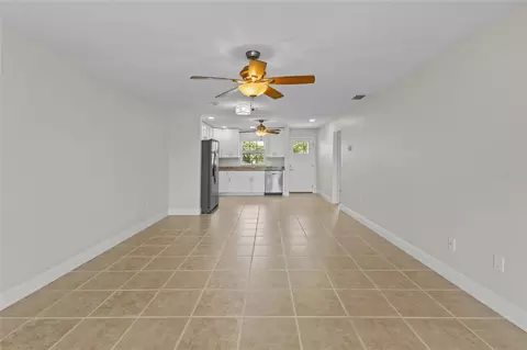 Living - 9821 Hernando Ct, Bradenton, FL 34210 photo 2 of 6