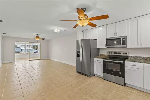 Living - 9821 Hernando Ct, Bradenton, FL 34210 photo 6 of 6