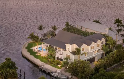 526 56th St, Holmes Beach, FL 34217