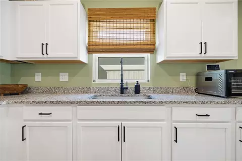 Kitchen - 822 170th Ct E, Bradenton, FL 34212 photo 3 of 5
