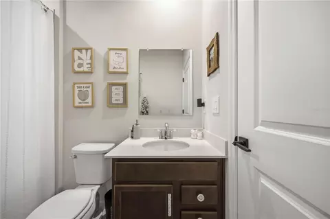 Bath - 822 170th Ct E, Bradenton, FL 34212 photo 1 of 3