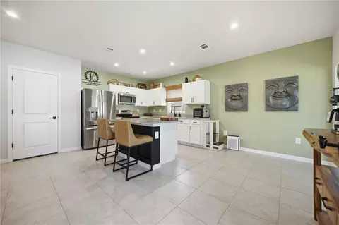 Kitchen - 822 170th Ct E, Bradenton, FL 34212 photo 2 of 5