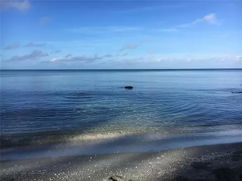 7740 Sanderling Rd, Sarasota, FL 34242
