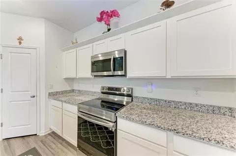 Kitchen - 9027 Waxwing Way, Parrish, FL 34219 photo 3 of 5