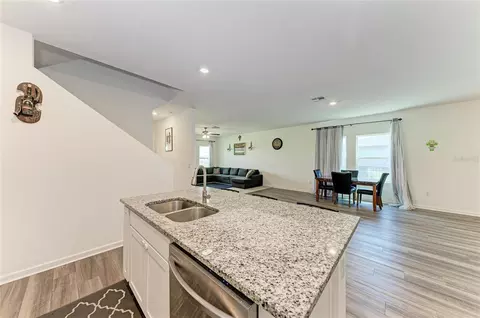 Kitchen - 9027 Waxwing Way, Parrish, FL 34219 photo 4 of 5