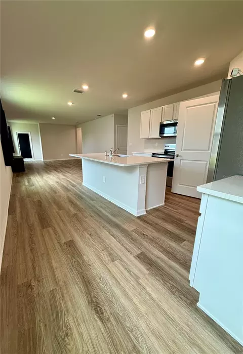 Kitchen - 3222 Bitterroot Ln, Bradenton, FL 34211 photo 5 of 5