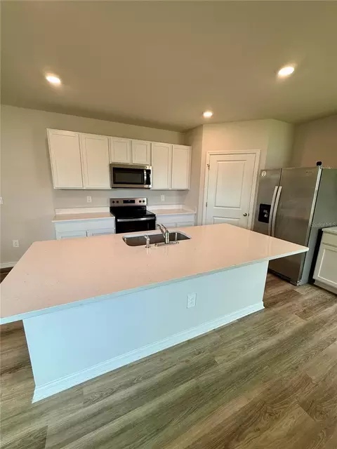 Kitchen - 3222 Bitterroot Ln, Bradenton, FL 34211 photo 3 of 5