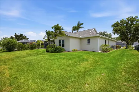 Exterior - 4226 Kingsfield Dr, Parrish, FL 34219 photo 8 of 16