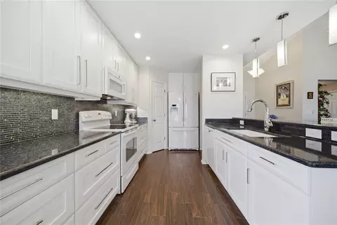 Kitchen - 4226 Kingsfield Dr, Parrish, FL 34219 photo 1 of 4