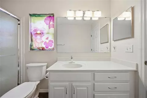 Bath - 4226 Kingsfield Dr, Parrish, FL 34219 photo 4 of 4
