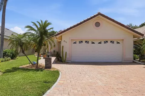 211 Carriage House Ln #211, Nokomis, FL 34275