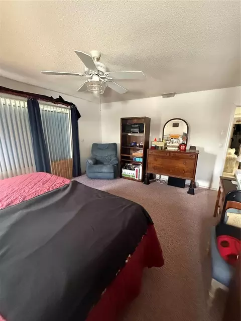 Bedroom - 4675 32nd Ct E, Bradenton, FL 34203 photo 9 of 10